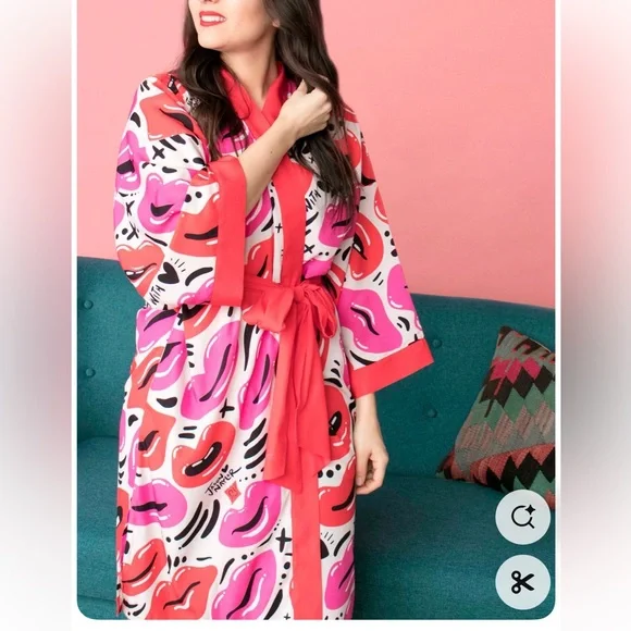 Nuno Jason Naylor Wrapped with Love Luscious Lips Kimono Robe Satin - Picture 1 of 10